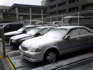 ピット最上段の車...わははは ^^;