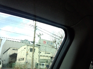 窓ガラス後端に隙間が!!
