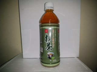 安いお茶の色っぽいけど、ちゃんと急須で淹れたような味だった
某園とかは見習ってほしい