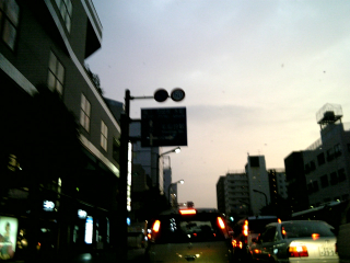 夕暮れの仙台市内で渋滞中(苦笑)
