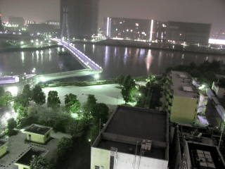 周り中雪
クリックすると元画像...夜景モードでおまかせ撮影